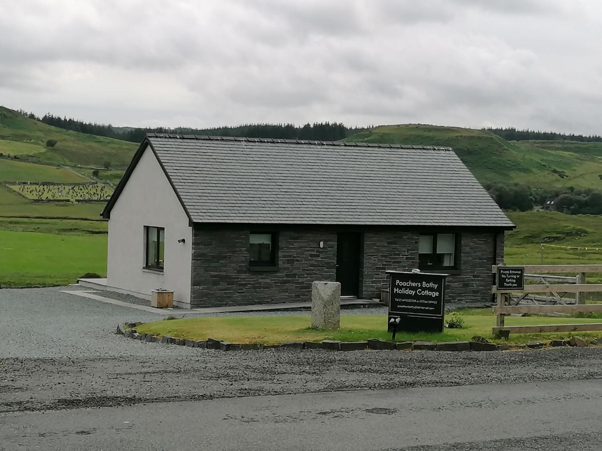 Вилла Poachers Bothy Skeabost Экстерьер фото